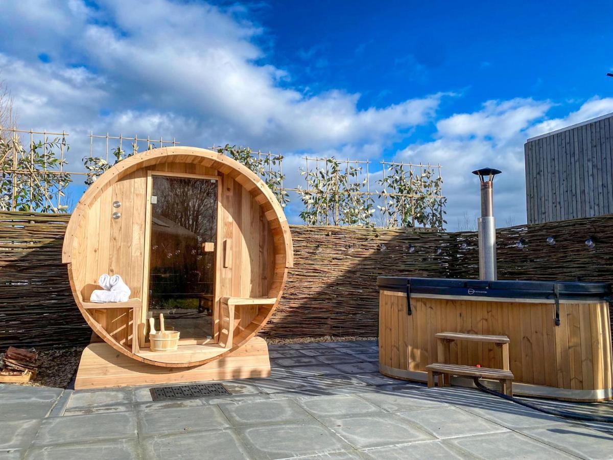 Bed & Wellness Klein Knorrestein With Private Hottub And Sauna And Tandembike Rental Included In Price Almere Bagian luar foto