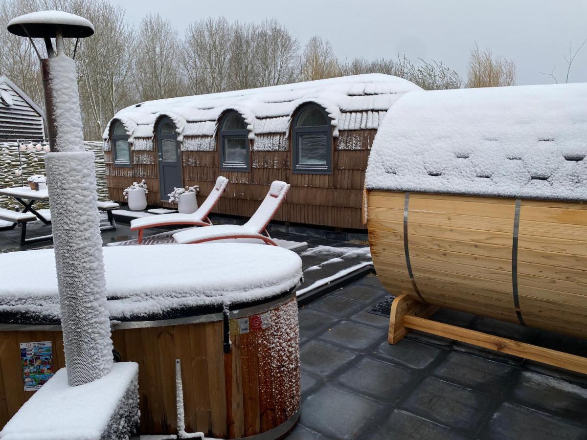 Bed & Wellness Klein Knorrestein With Private Hottub And Sauna And Tandembike Rental Included In Price Almere Bagian luar foto