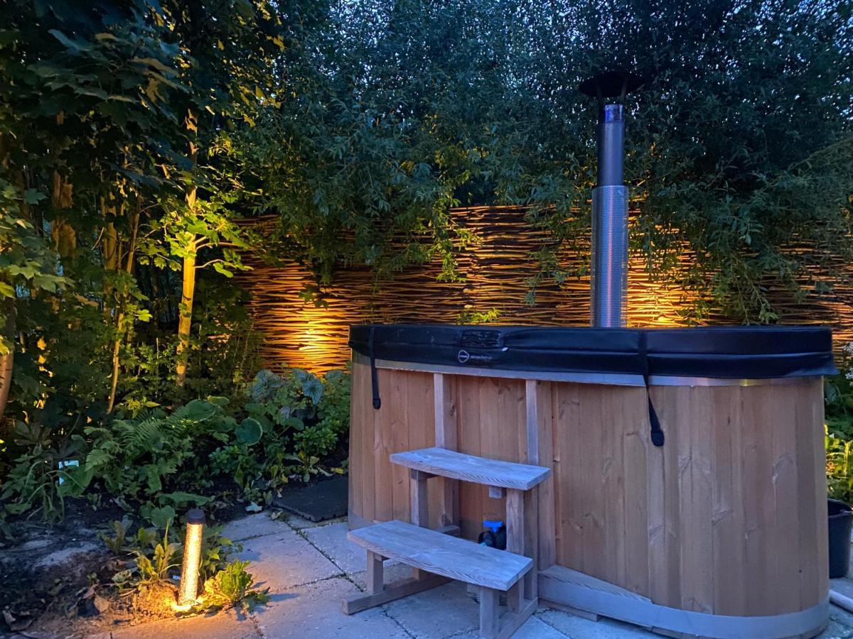 Bed & Wellness Klein Knorrestein With Private Hottub And Sauna And Tandembike Rental Included In Price Almere Bagian luar foto